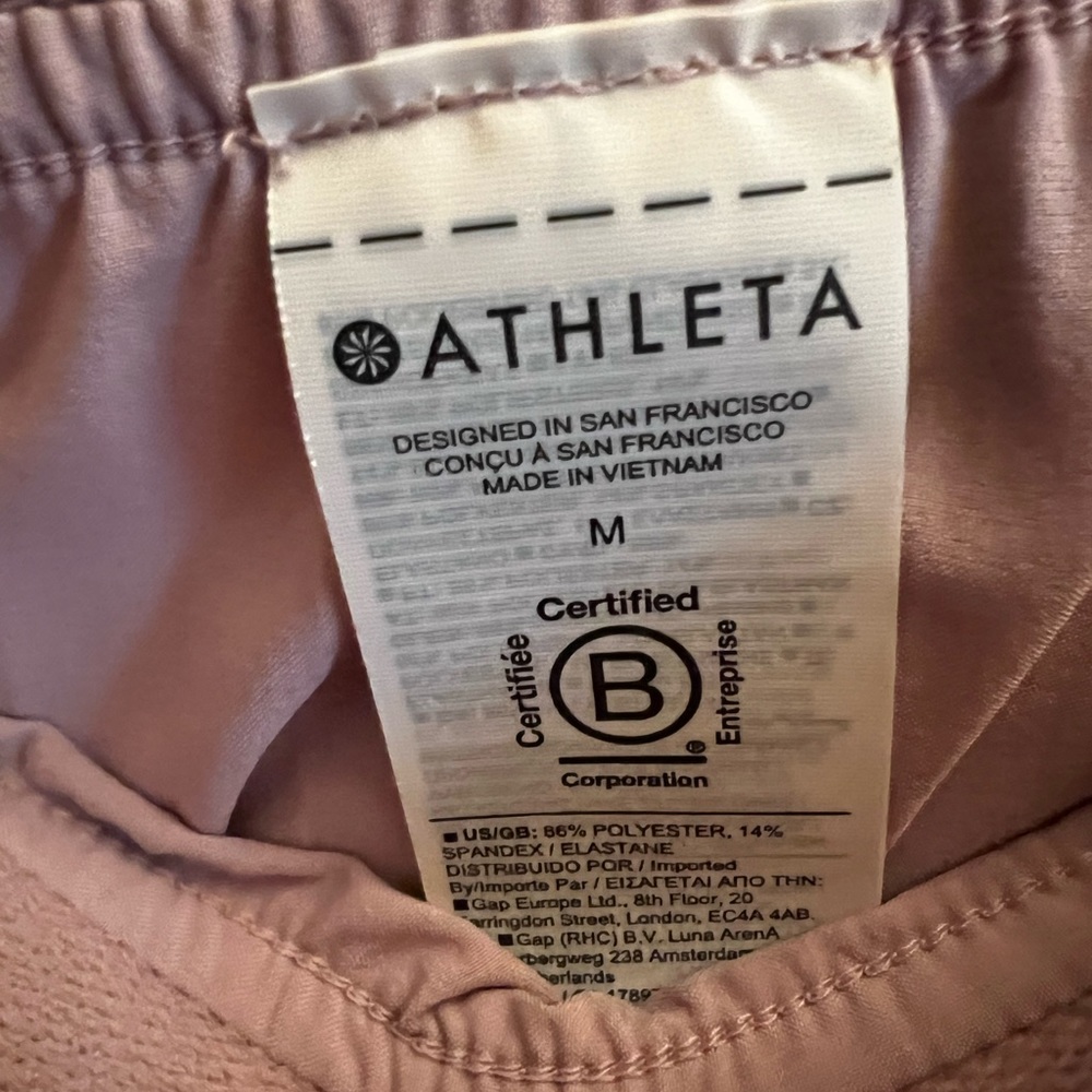Athlete mid length scalloped skirt